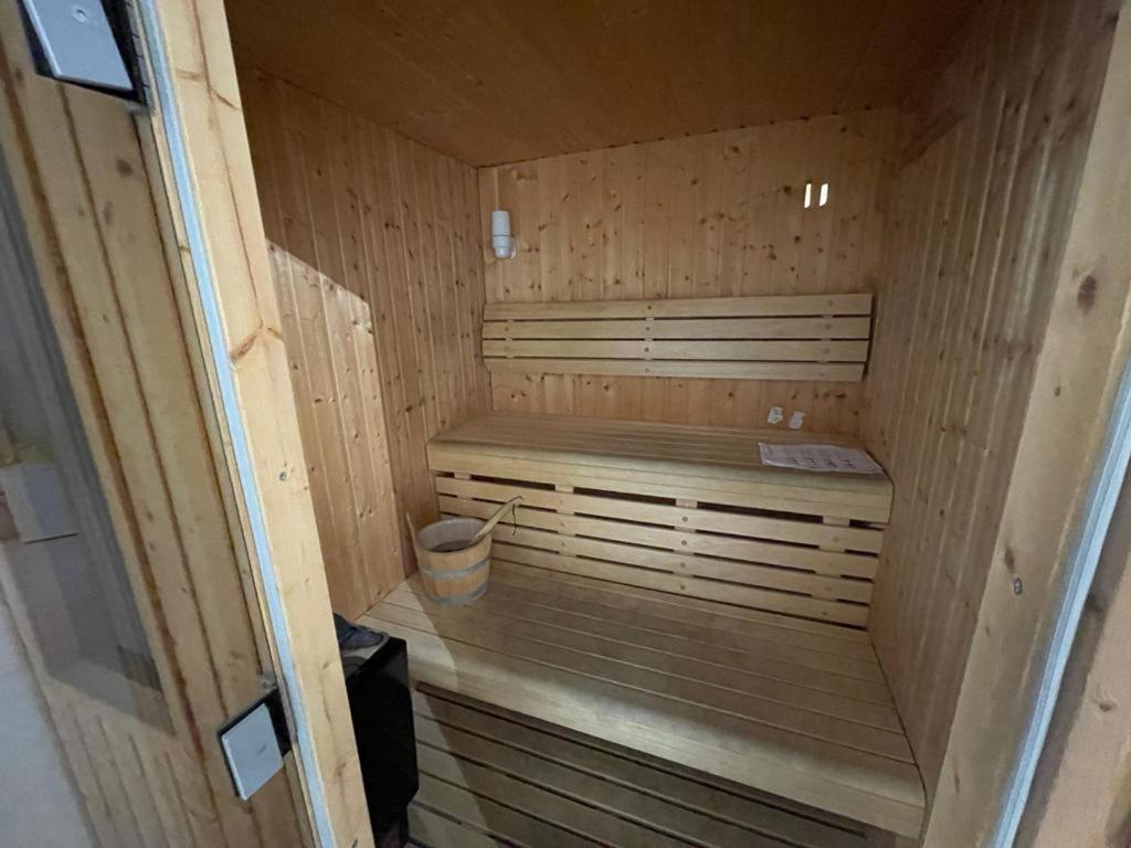 Space In The Villa With Poll Near Golf In Μαδρίτη Εξωτερικό φωτογραφία