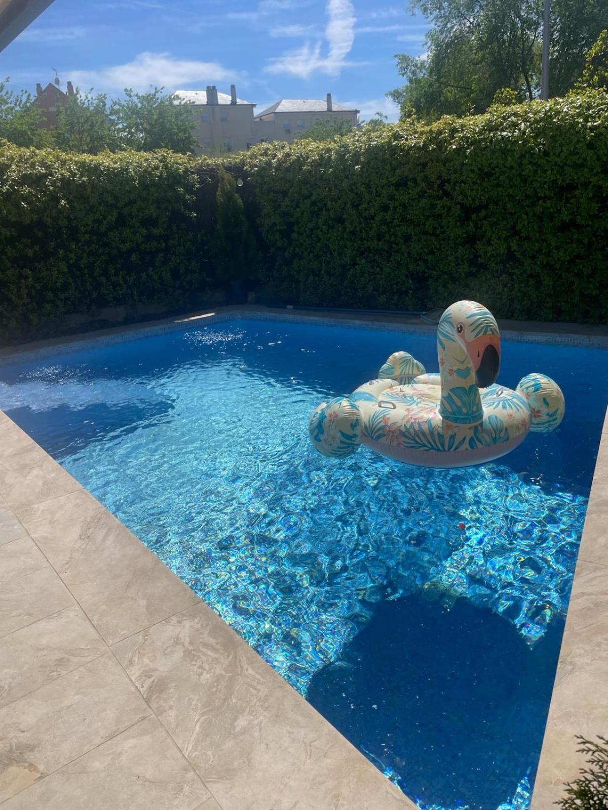 Space In The Villa With Poll Near Golf In Μαδρίτη Εξωτερικό φωτογραφία